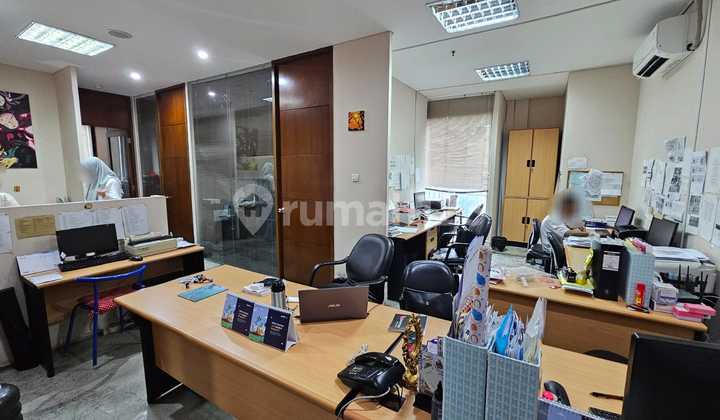 Office Building with Complete Facilities 111m2 HGB Permata Hijau, South Jakarta Office Building with Complete Facilities 111m2 HGB Permata Hijau, South Jakarta