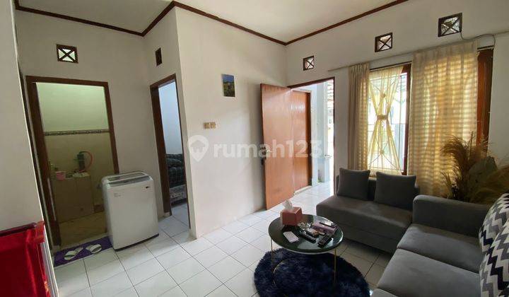 Rumah Bagus Semi Furnished SHM di Komplek Perumahan Sariwangi 3