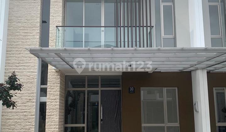 Disewakan Rumah Pik 2 Depan Ukuran 8X15 3 Kamar Tidur 140 Juta