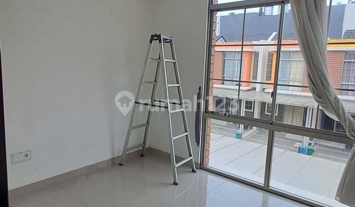 Disewakan Rumah Pik 2 Depan Uk 4,5X10 2 Kamar Tidur 3 AC 50Juta!! 2