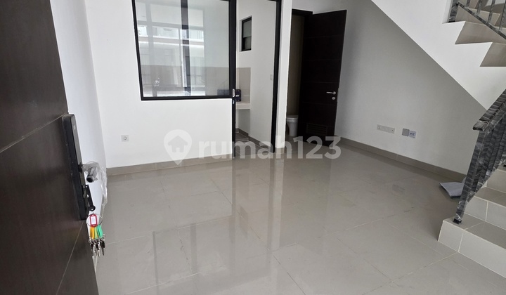 Disewakan Rumah Osaka PIK 2 Ukuran 4,5x10 3 kamar cuma 75 Juta