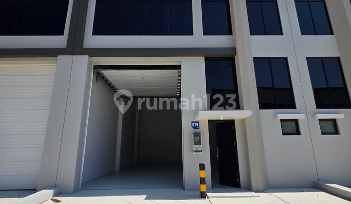 Disewakan Gudang Bizpark Pik 2 Ukuran 9X20 Multiguna 180 Juta/Thn