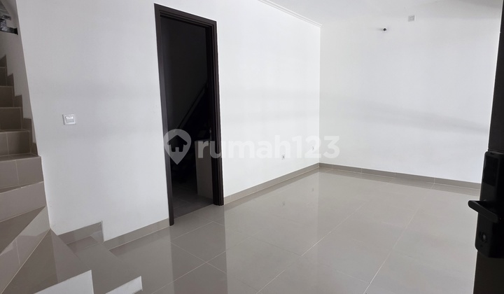 Disewakan Rumah Osaka PIK 2 Ukuran 6x10 3 lantai 3 kamar 80 Juta! 2