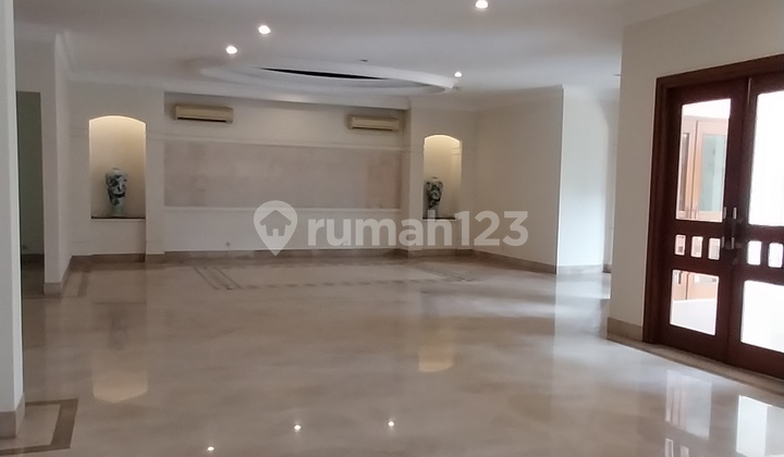 Pondok Indah ,sekolah Duta ,basment Garasi 9 Mobil 2