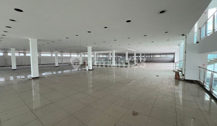 Dijual Gedung Bagus.4 Lantai Strategis Parkir Luasss Di Cibubur