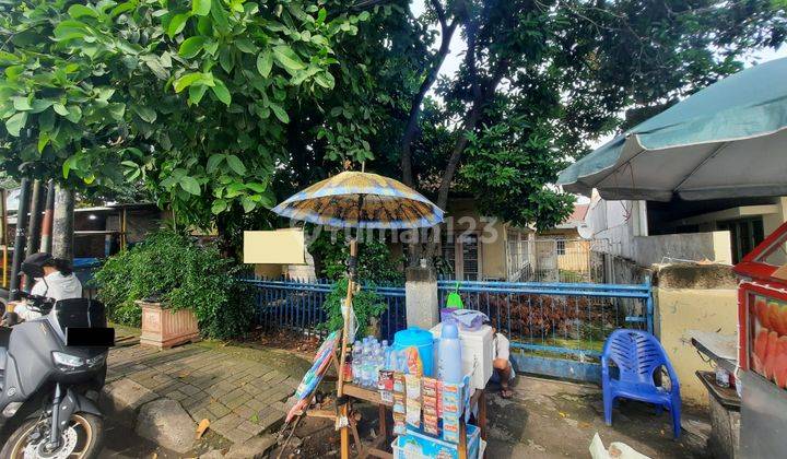 La.572 Dijual Cepat Rumah Tua Hitung Tanah di Ciracas 1