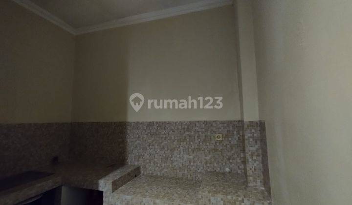 La.1063 Disewakan Rumah Siap Huni 2 Lantai Ada Balkon. Nego 2