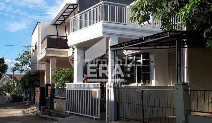 For Quick Sale, Neat House in Golf Hill, 2 Floors, Negotiable. For Quick Sale, Neat House in Golf Hill, 2 Floors, Negotiable.