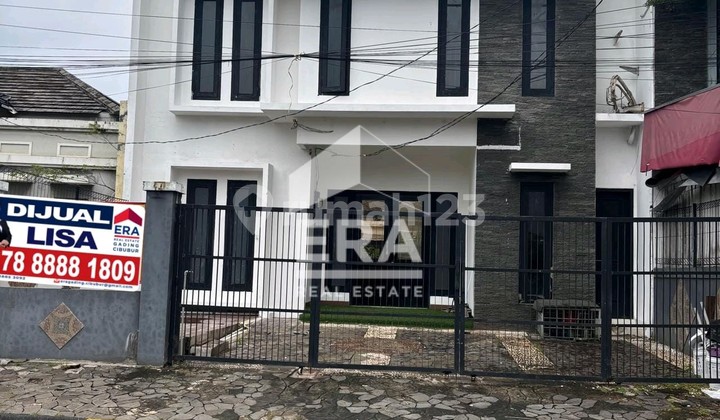 Dijual Cepat Rumah 3Lt Siap Huni di Jl Boulevard Raya Cibubur Country Cikeas Bogor Strategis Pinggir Jalan Komplek Cocok untuk Usaha dan Tinggal