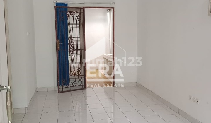 For Rent: 1-Story House in Kota Wisata Housing Complex