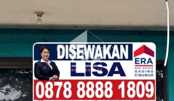 For rent 3-story shophouse in frontmost strategic location of Legenda Wisata. 2