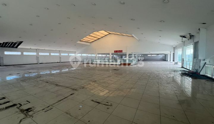 Dijual Gedung Bagus.4 Lantai Strategis Parkir Luasss Di Cibubur