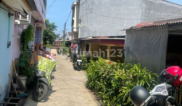 For Sale Fast 1-Story House In Pancoran Mas Housing, Depok 2