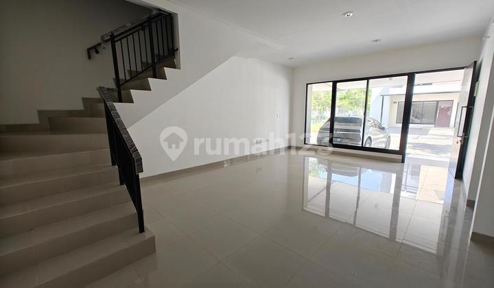 Disewakan Rumah 2 Lantai 3KT 6x12,5 di PIK2 Disewakan Rumah 2 Lantai 3KT 6x12,5 di PIK2