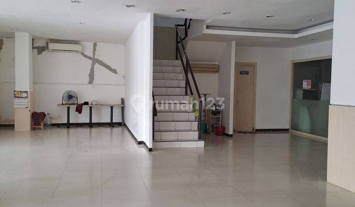 GEDUNG KANTOR & GUDANG LOKASI STRATEGIS JL DAAN MOGOT KM 1 8
