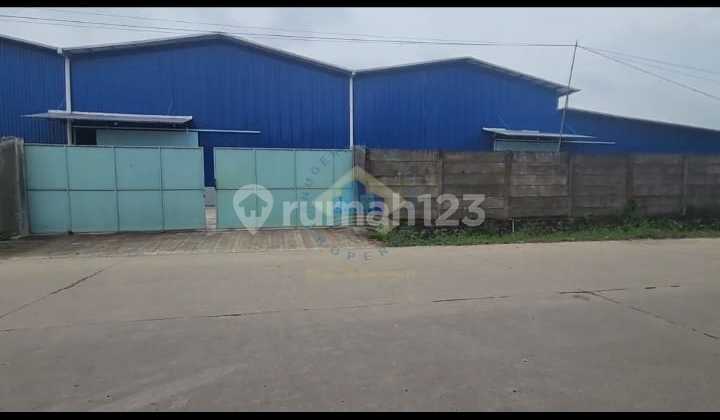 Warehouse with 40 Feet Container Access for Rent in Tobat Balaraja, Banten