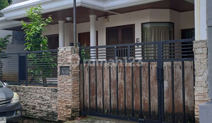 Rumah Mewah Jaksel Tanah Kusir Dekat ke Toll Harga Murah