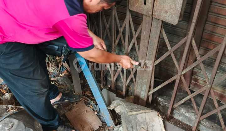 Dijual Rumah Tua Hitung Tanah di Tambora Jakarta Barat