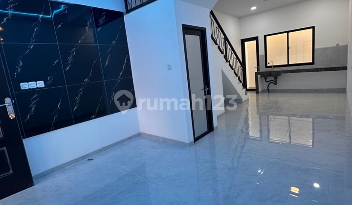 Di Jual Rumah Baru Di Tanjung Duren. Jakarta Barat 2