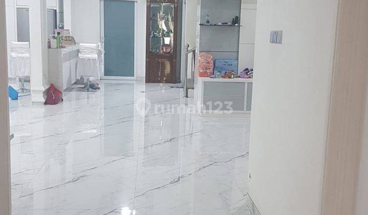 Di jual rumah 3 lantai di citra garden 2 Jakarta barat 1