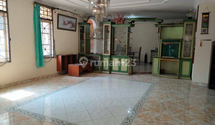 Di jual Rumah hoek di taman palem lestari jakarta barat 1