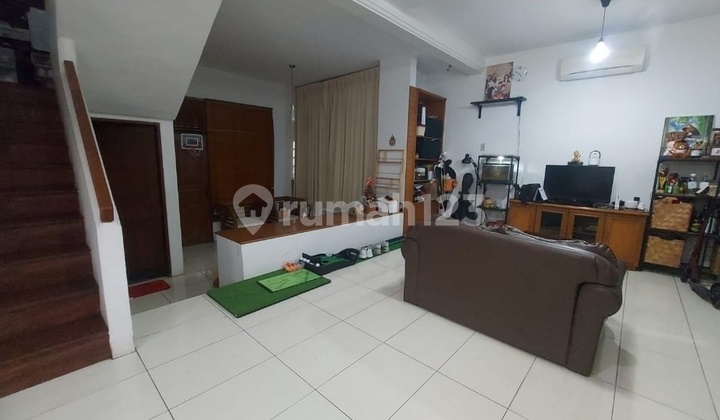 For Sale Beautiful House in Puri Kencana. West Jakarta. For Sale Beautiful House in Puri Kencana. West Jakarta.