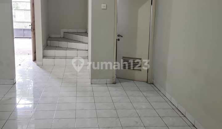 Di Jual Rumah di Taman Ratu. Jakarta Barat