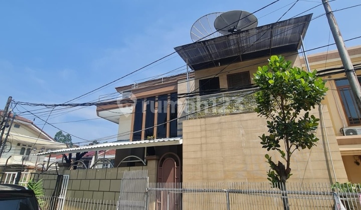 Di Jual Rumah Cantik . Murah. Harga Di Bawah Njop Di Green Garden. Jakarta Barat