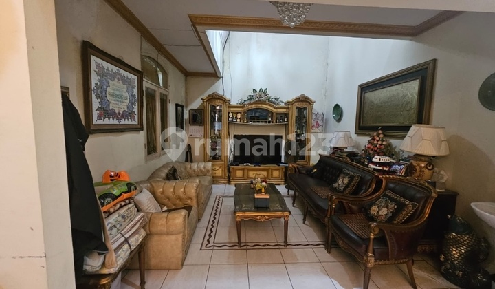 Di Jual Rumah Cantik Di Permata Mediterania. Jakarta Barat
