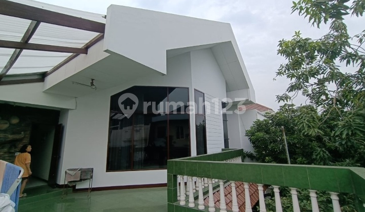For Sale Nice House in Intercon. West Jakarta
