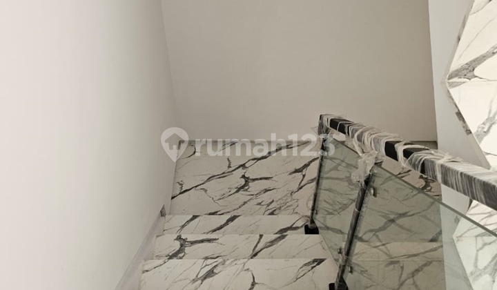 Di Jual Rumah Baru di Metland Puri. Jakarta Barat. 2