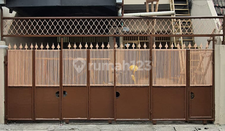 Rumah Pinggir Jalan Raya Cempaka Putih Bebas Banjir Rumah Pinggir Jalan Raya Cempaka Putih Bebas Banjir