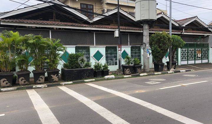 Rumah di Pinggir Jalan Utama Komplek Cempaka Putih, Jakarta Pusat 1