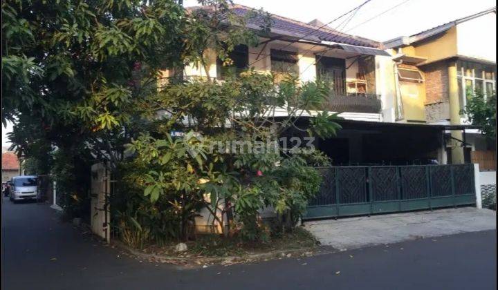 Rumah Dalam Komplek Pulomas Posisi Hook Dekat Pos Security Furnis 2