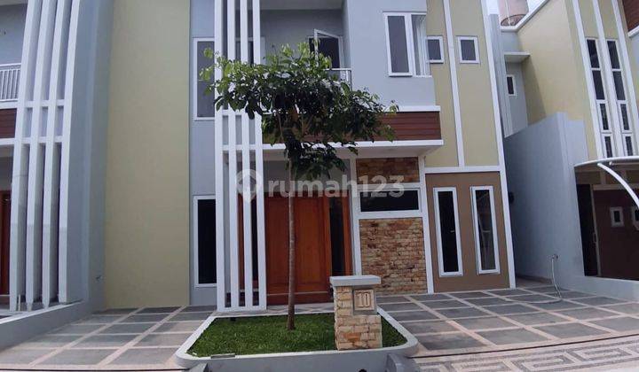 Edisi Bu Rumah Mewah Harga Murah Dalam Cluster Dekat Bassura City 1