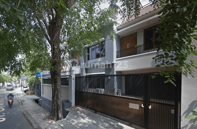 Rumah 2 Lantai Pinggir Jalan Lokasi Tenang Di Cawang 1