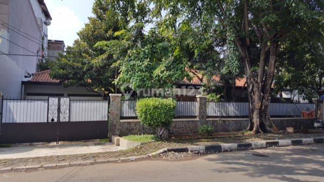 Rumah Besar Di Jalan Utama Cempaka Putih Jakarta Pusat 1