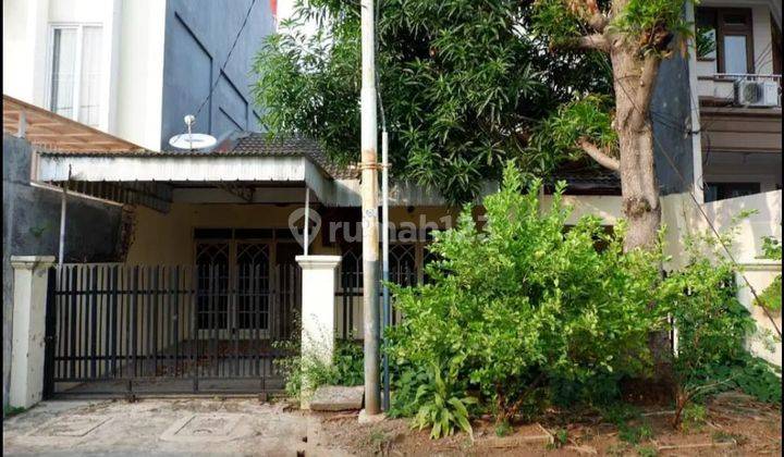 Rumah Lama Hitung Tanah Dalam Komplek One Gate System Di Pulomas 2