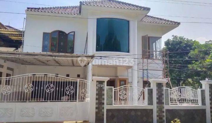 Rumah Mewah Posisi Di Jalan Boulevard Komplek Di Pondok Kelapa 2