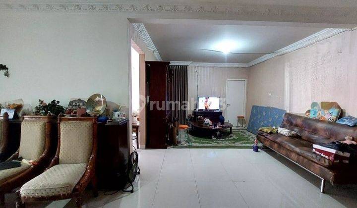 Rumah Komplek Posisi Hoek Di Depan Taman Di Duren Sawit 2