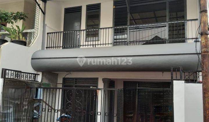 Rumah 2 Lantai Dalam Komplek Di Jl. Ikan ikan Rawamangun 1