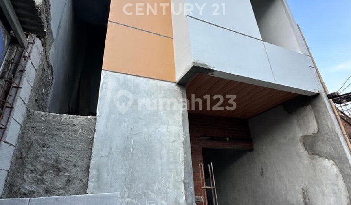 Termurah! Rumah Modern Lokasi Fantastis Utan Kayu Dekat Pramuka 2