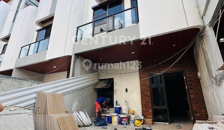 Rumah Cluster Eksklusif Murraya Residence Di Jalan Kemuning Utan 1