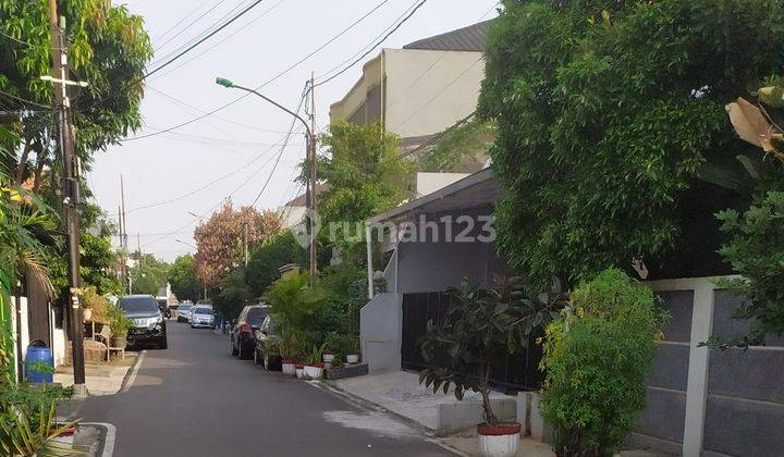 Rumah Hitung Tanah Dalam Komplek Kampung Ambon  2