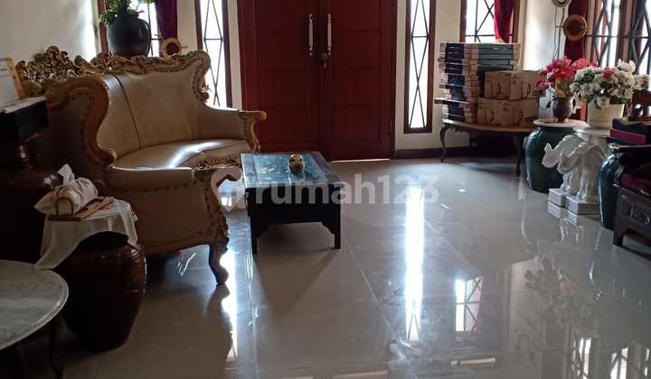 RUMAH CANTIK DI KAMPUNG AMBON AKSES JALAN 2 MOBIL 2