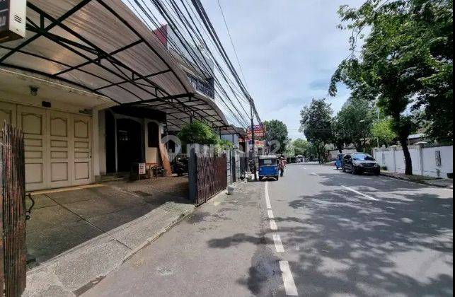 Rumah Pinggir Jalan Besar Kebayoran Baru Petogokan 1