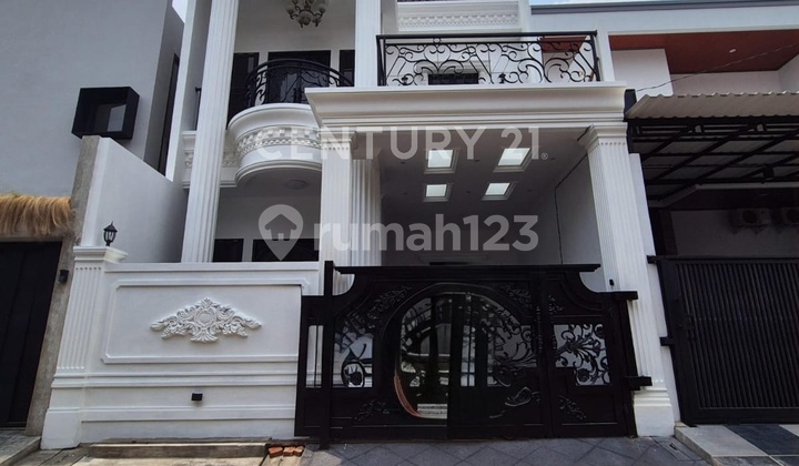 Rumah Brand New Di Pulomas Desain.modern Classic Rumah Brand New Di Pulomas Desain.modern Classic