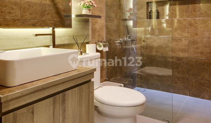 Modern Classic Barudi House in Cempaka Putih with Swimming Pool Modern Classic Barudi House in Cempaka Putih with Swimming Pool