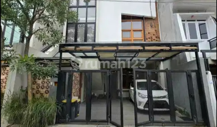 Minimalist Modern House in Rawamangun with Swimming Pool Built in 2021 Minimalist Modern House in Rawamangun with Swimming Pool Built in 2021