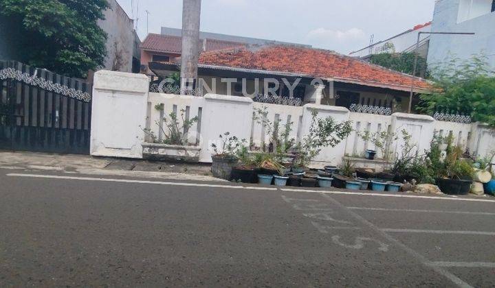 Rumah Tua Hadap Timur Lokasi Bagus Di Cempaka Putih 1